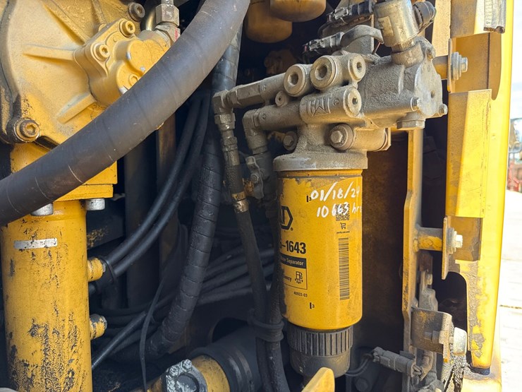 2012-caterpillar-c13-image-60