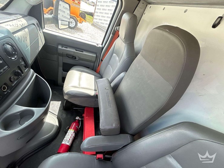 2019-ford-e350-image-22