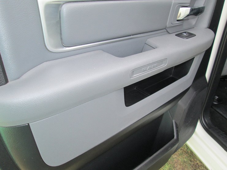 2016-dodge-ram-1500-image-18
