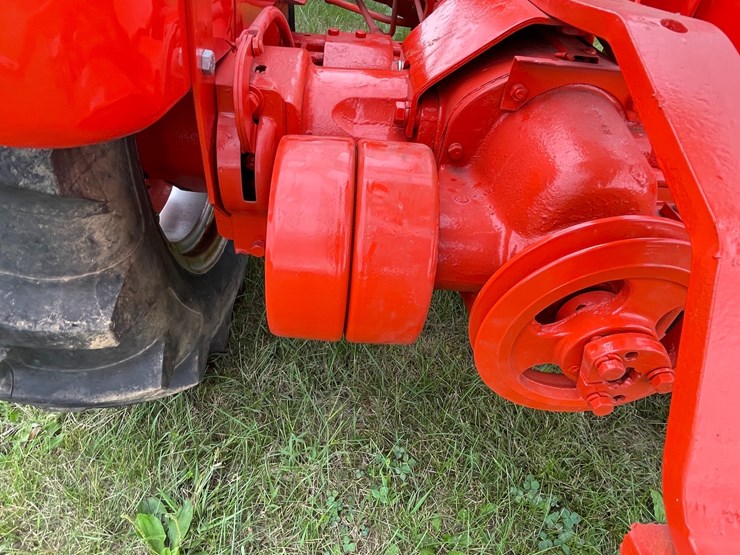 #1003-•-allis-chalmers-ib-tractor-image-21