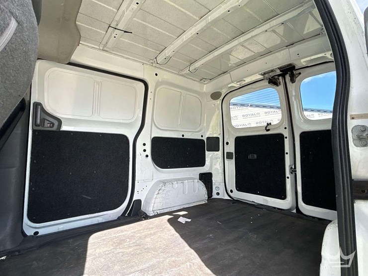 2014-nissan-nv200-image-23