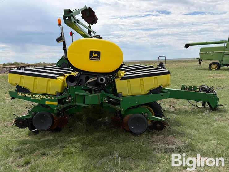 john-deere-1760-image-4