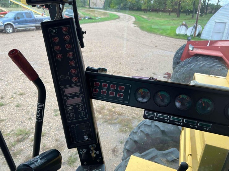 1995-new-holland-tr97-image-16
