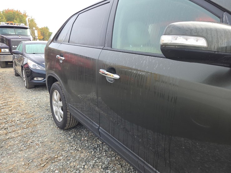 2011-kia-sorento-image-13