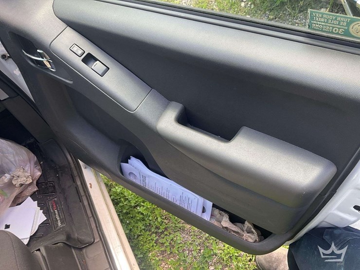 2019-nissan-frontier-image-19