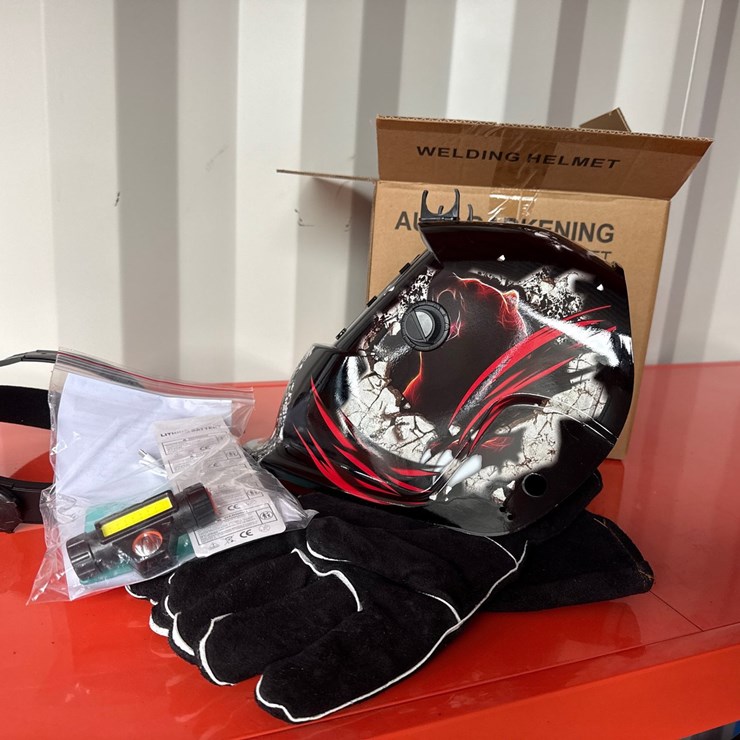 #1484 • Auto darkening welding helmet with light and welding gloves