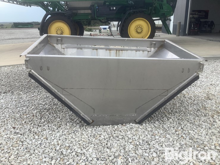 new-leader-l3220g-multapplier-fertilizer-box-image-6