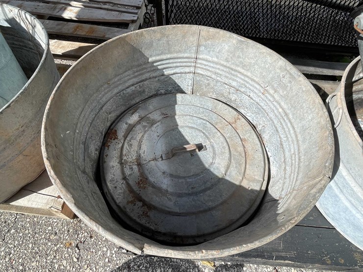 #4095-•-galvanized-wash-tubs-and-decorations-(04)-image-8