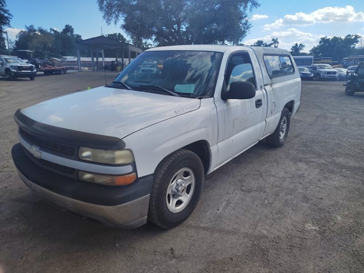 2000-chevrolet-silverado-1500-image-2