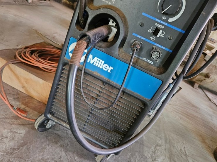 #8712-•-miller-millermatic-251-welder-image-10