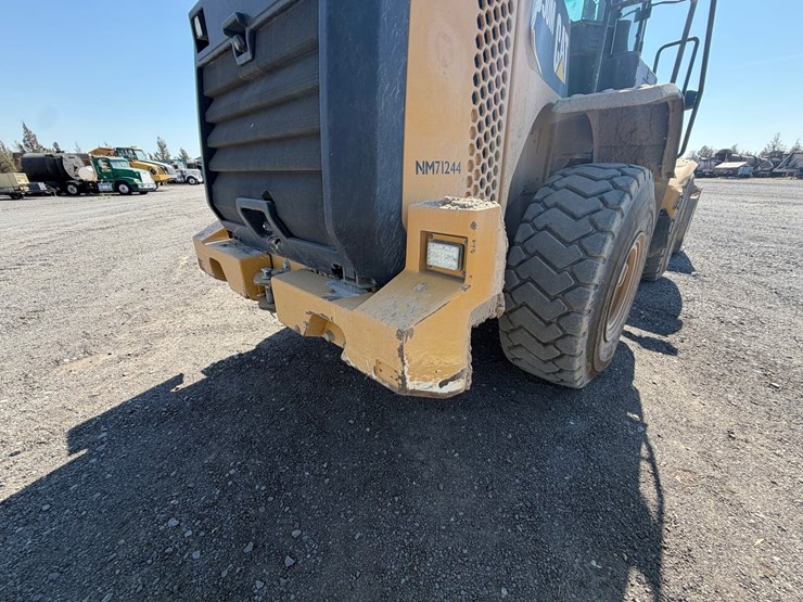 2015-caterpillar-950m-image-28