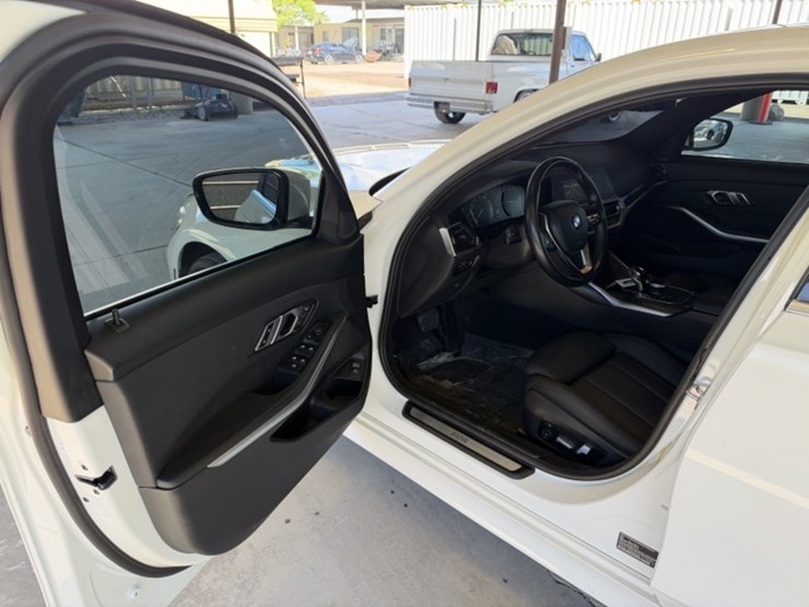 2021-bmw-330i-sdn-image-28
