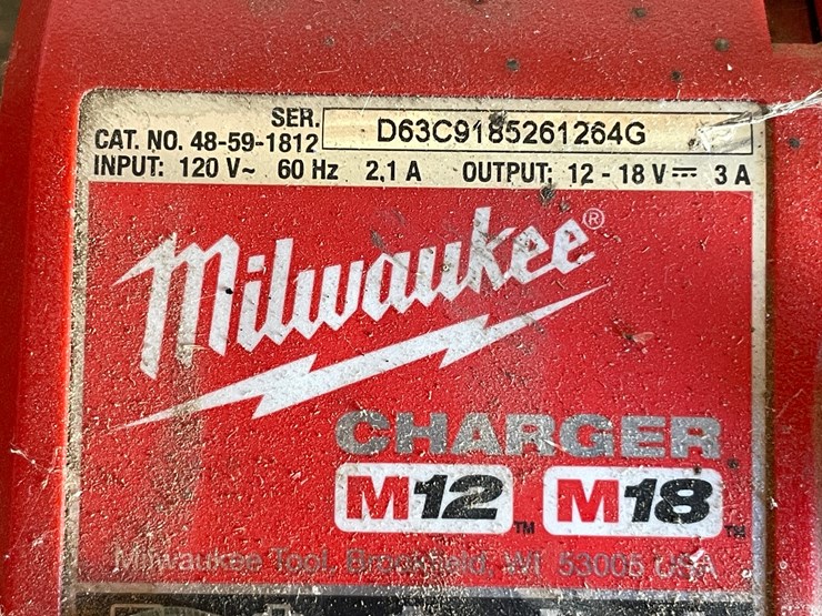 #5512-•-(3)-milwaukee-18v-batteries-and-charger-image-36