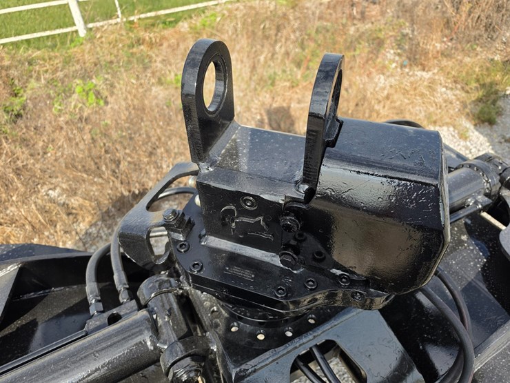 #25300-•-rotobec-045w-waste-grapple-image-8