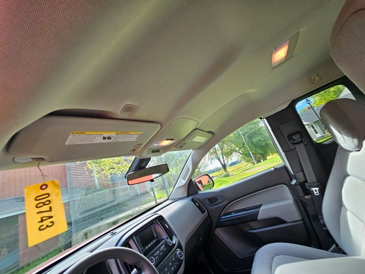 2016-chevrolet-colorado-image-25