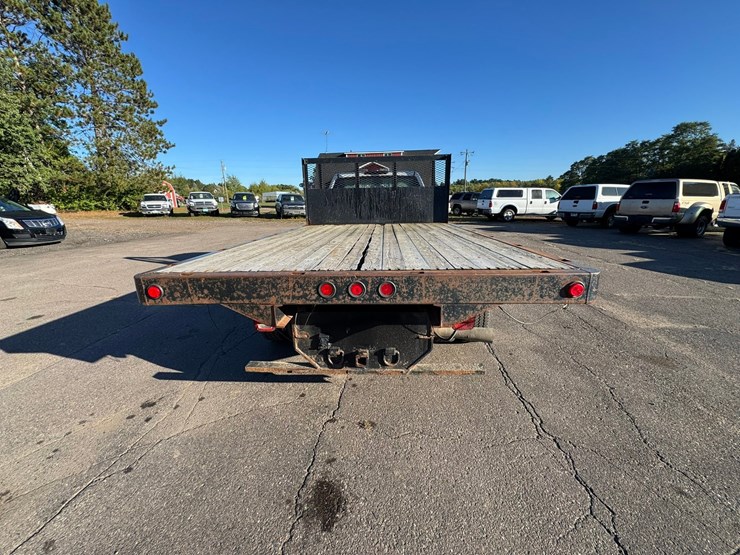 2014-chevrolet-3500-image-4