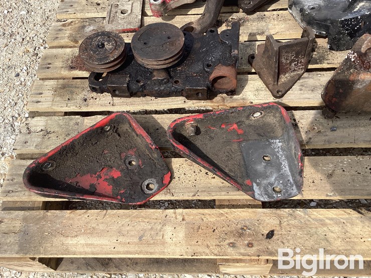 k100-steering-box,-spring-hangers,-water-pump-image-11