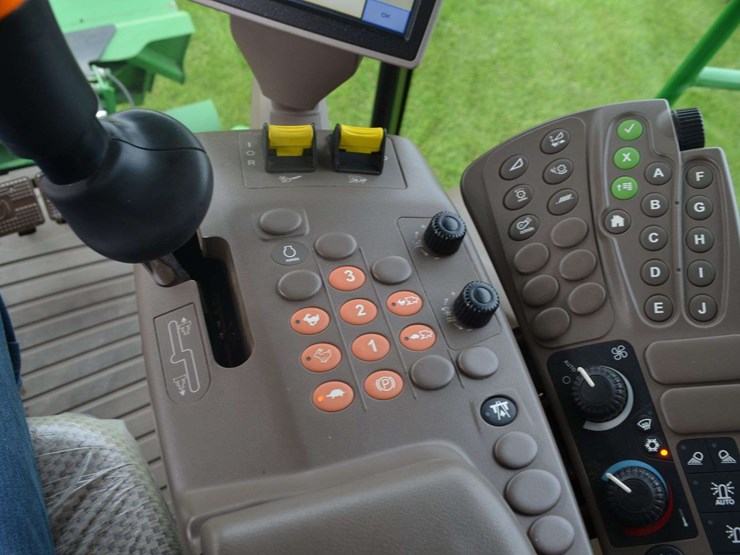2012-john-deere-s550-image-87