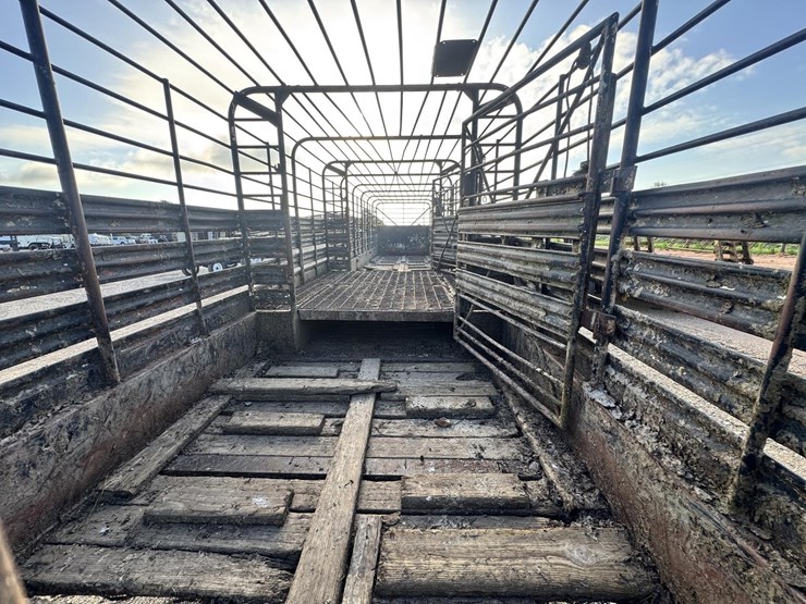 #8738-•-40'-shop-made-stock-trailer-image-9