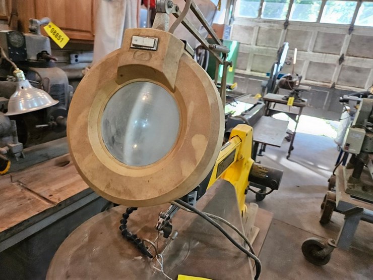 #8713-•-dewalt-scroll-saw-image-16