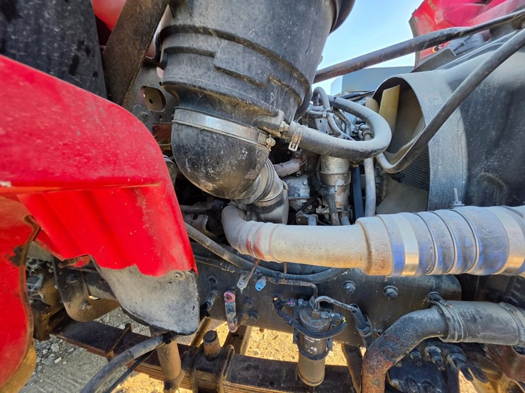 2006-freightliner-m2-106-image-41