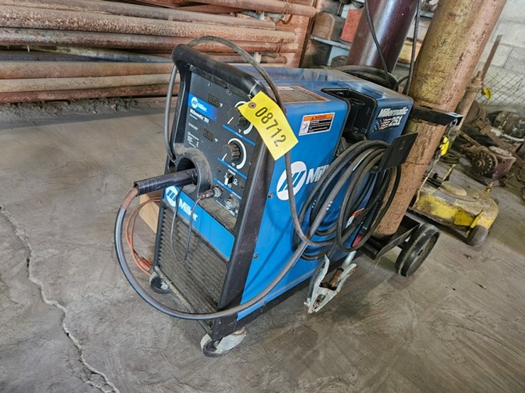 #8712-•-miller-millermatic-251-welder-image-6