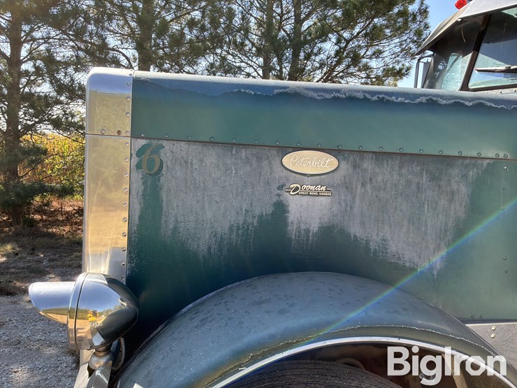 1995-peterbilt-379-image-11