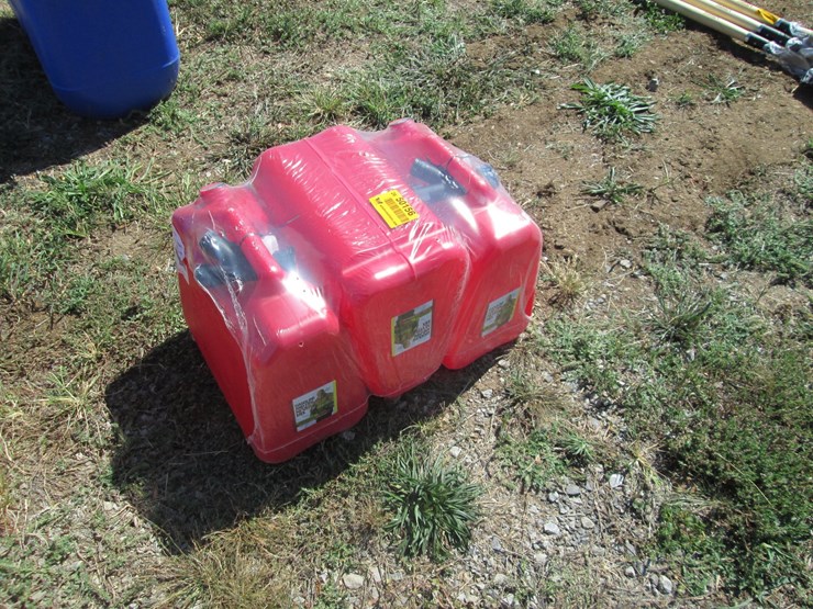 #50156-•-lot-of-(3)-unused-5-gallon-gas-cans-inv#50156-image-1