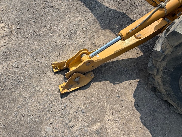 2016-deere-410l-image-29