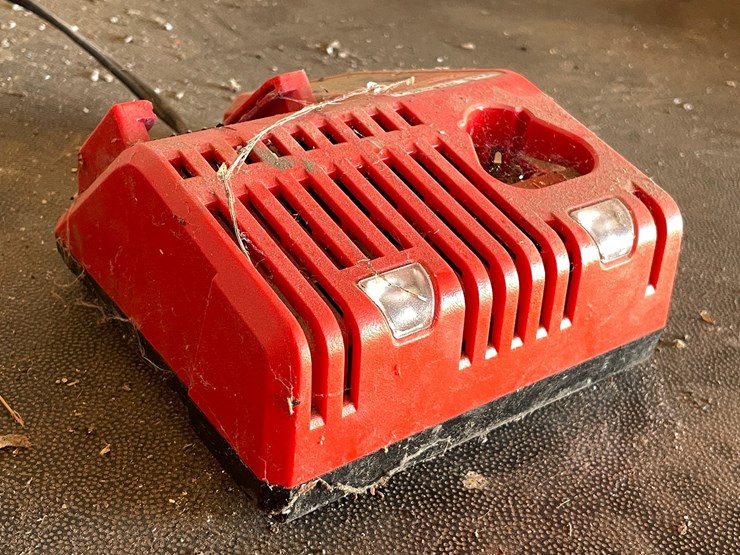 #5512-•-(3)-milwaukee-18v-batteries-and-charger-image-21