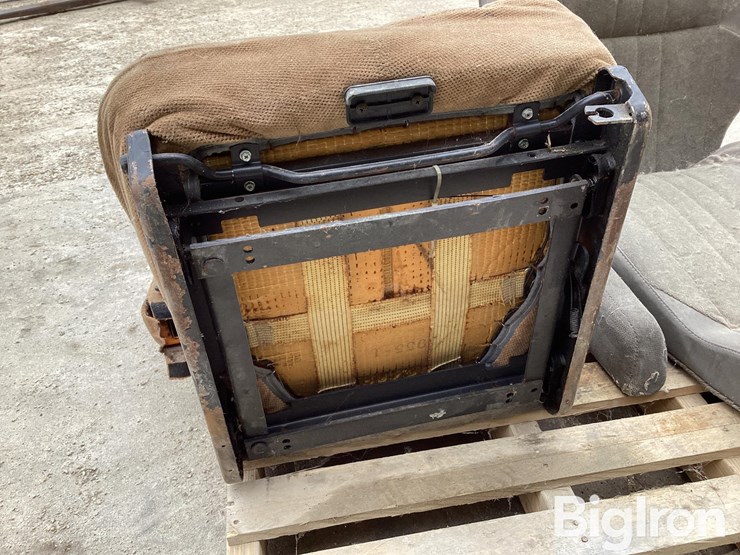 kenworth-box-seat-passenger-side-image-14