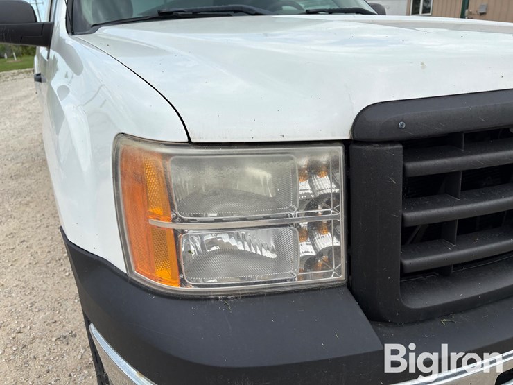 2010-gmc-sierra-1500-image-15