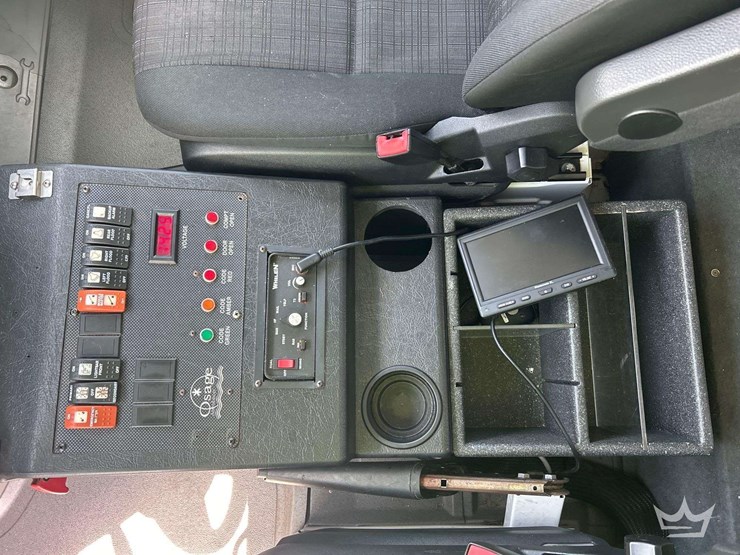 2015-mercedes-benz-sprinter-3500-image-12