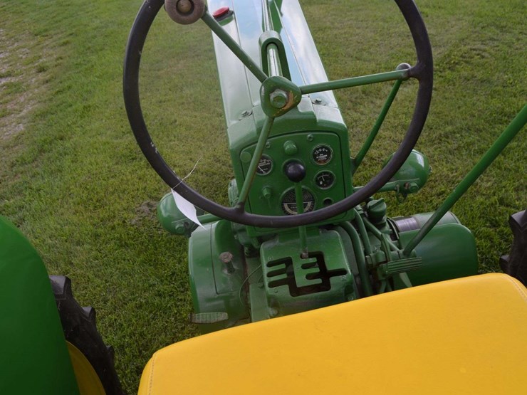 1957-john-deere-520-image-15