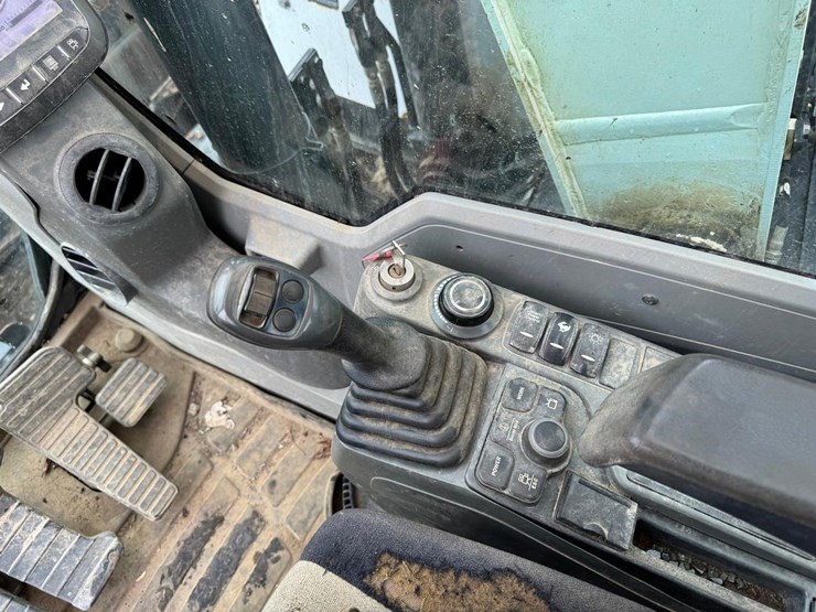 2019-bobcat-e145-image-29
