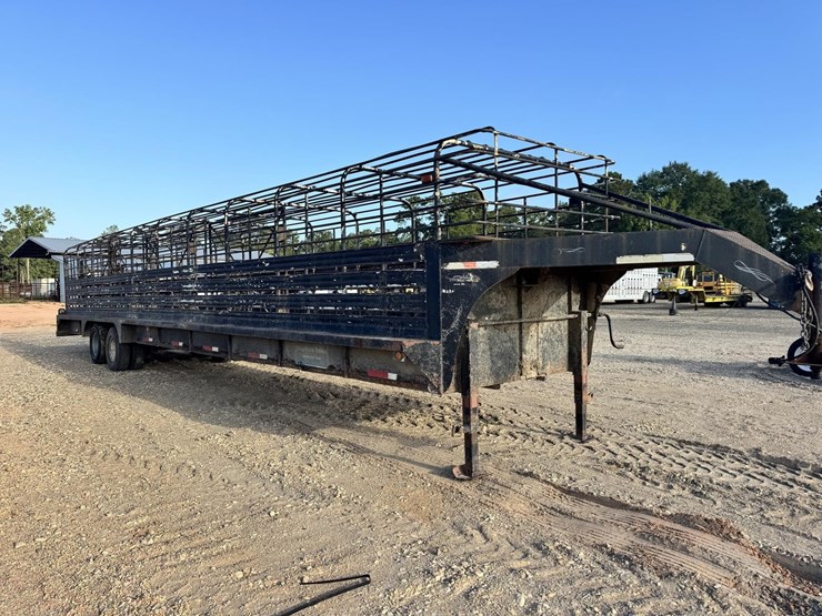 #8738-•-40'-shop-made-stock-trailer-image-12