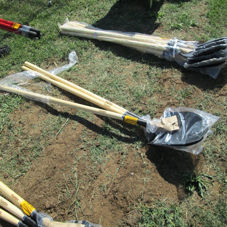#50163 • Lot of (3) Unused Valley Wood Handle Point Shovels INV#50163
