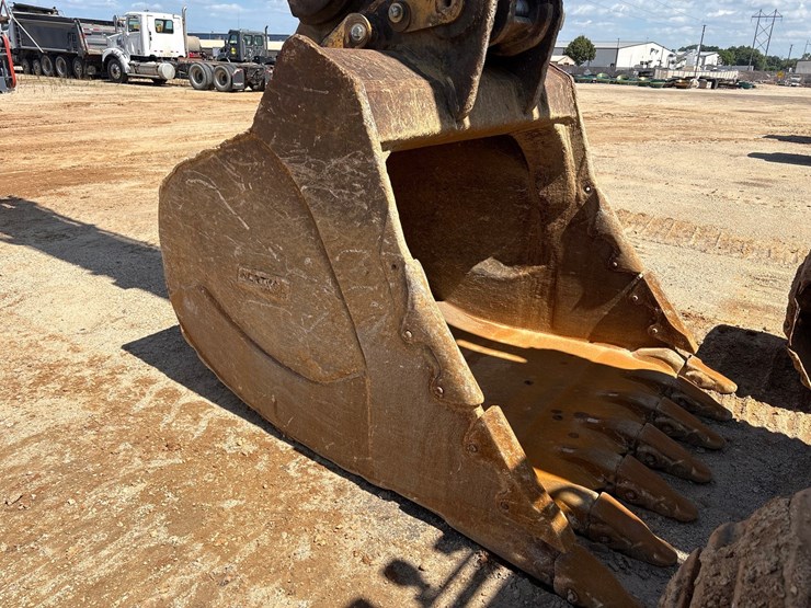 2012-deere-470g-lc-image-36