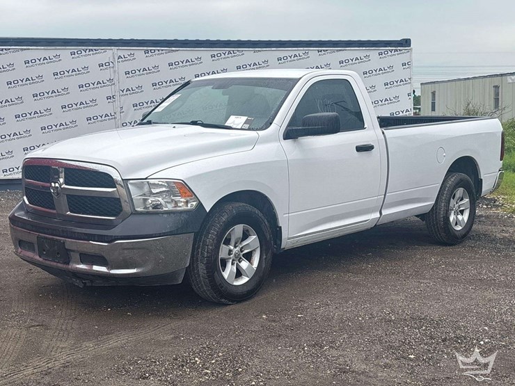 2017-dodge-1500-image-1