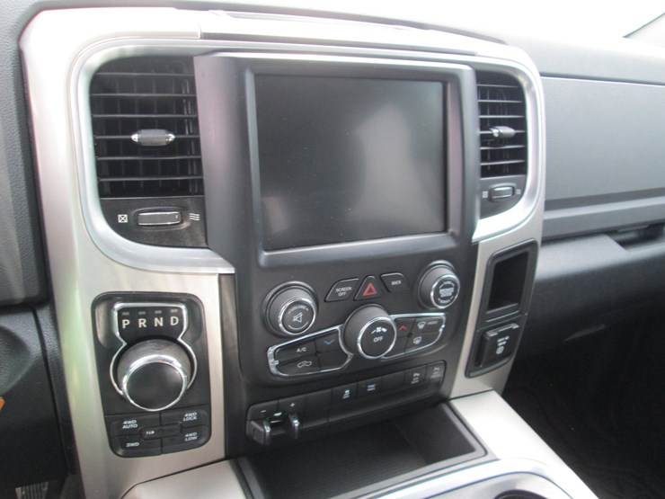 2016-dodge-ram-1500-image-28