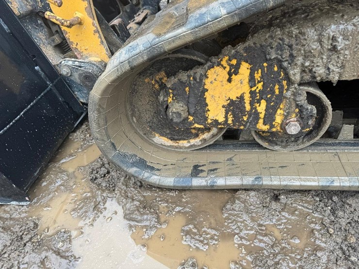 2020-caterpillar-249d-image-14