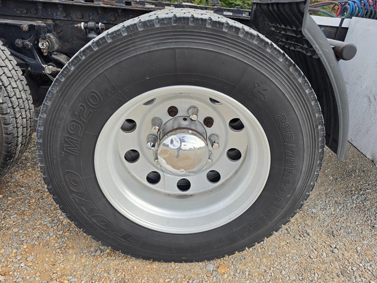 2005-peterbilt-379-image-120