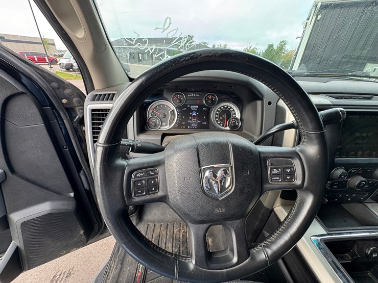 2013-dodge-2500-image-34