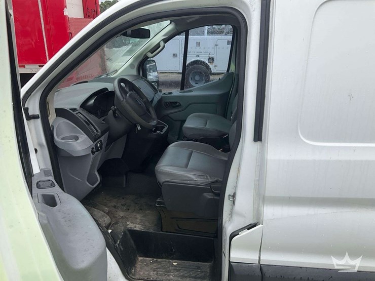 2017-ford-transit-image-12