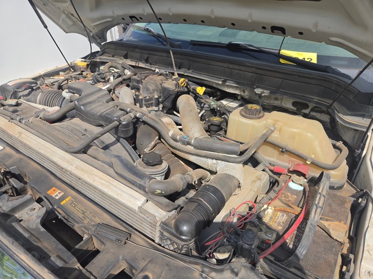 2013-ford-f250-lariat-image-33