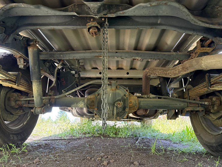 #1389-•-2017-nissan-pickup-truck-image-21