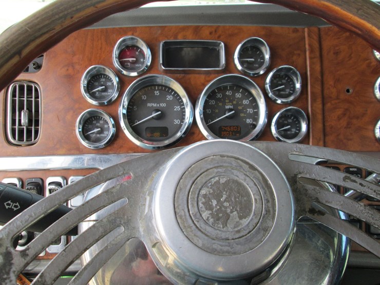 2006-peterbilt-389-image-37