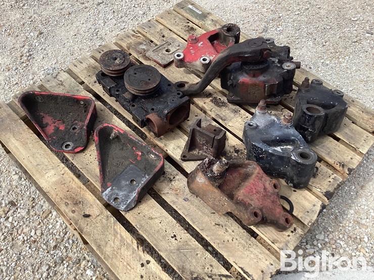 k100-steering-box,-spring-hangers,-water-pump-image-5