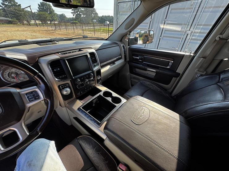 2014-dodge-1500-image-14