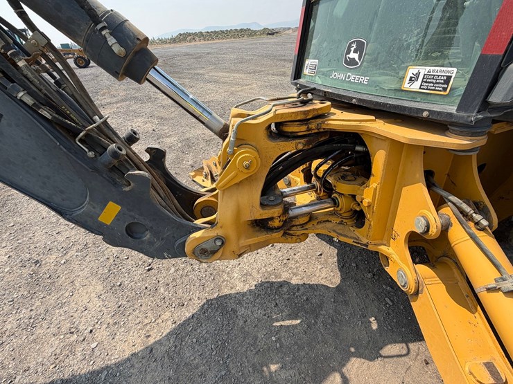 2016-deere-410l-image-33